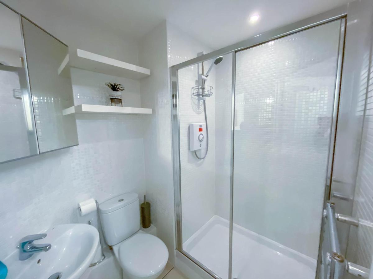 The Augustine - Modern Two Bed Ground Floor Apartment With Parking كانتربيري المظهر الخارجي الصورة